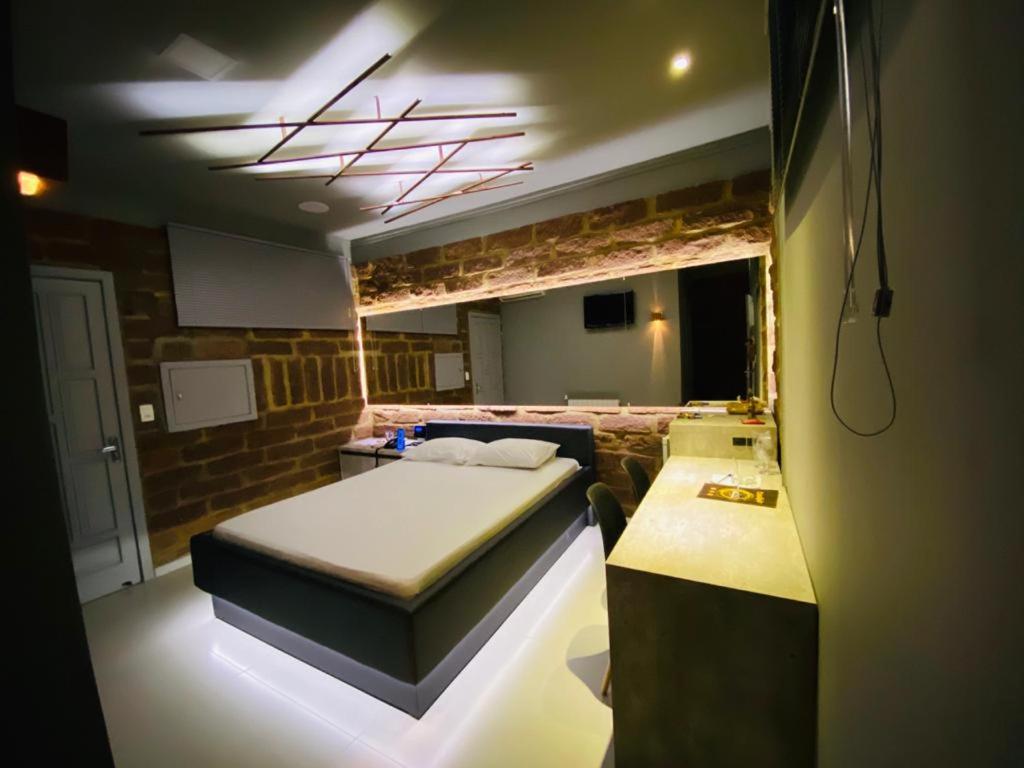 Motel Casa De Pedra Каразинью Экстерьер фото